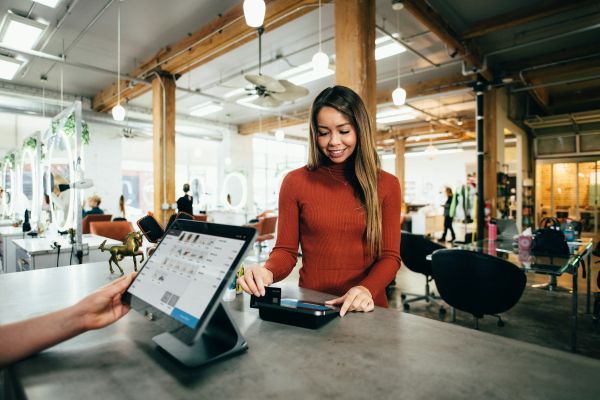 Transforming Retail: Innovative AI Strategies for Personalizing the UK Shopping Experience